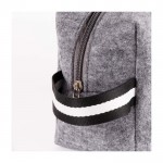 Neceser de fieltro RPET con asa bicolor en el costado 360 g/m2 color gris primera vista