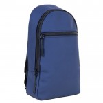 Bandolera de cuero sintético con un bolsillo exterior en el frente color azul marino segunda vista