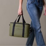 Bolsa nevera impermeable de cuero sintético y doble asa ajustable segunda vista