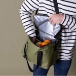 Bolsa nevera personal de cuero sintético y doble asa ajustable segunda vista
