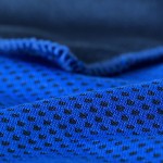 Toalla deportiva de material refrigerante y protección UV50 90x30cm color azul tercera vista