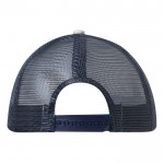 Gorra de poliéster con tela de rejilla a color en la parte trasera segunda vista