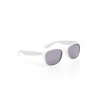 Gafas de sol para niños en distintos colores con lentes negros color blanco primera vista