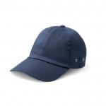 Gorra estilo casual con 6 paneles y ojales metálicos laterales color marrón grisáceo primera vista de uso