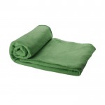Manta de forro polar con funda color verde