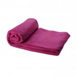 Manta de forro polar con funda color burdeos