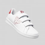 Zapatillas deportivas con estilo clásico y suela de goma Roly Direct color marrón grisáceo tercera vista de uso