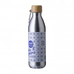 Botella de aluminio mediana con tapón de bambú y mosquetón 500ml color plateado quinta vista