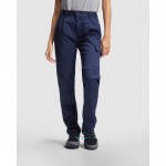 Pantalón laboral para mujer de poliéster y algodón 240 g/m2 Roly Daily color azul marino primera vista de uso