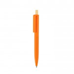 Bolígrafo de plástico reciclado con pulsador de bambú tinta azul color naranja primera vista