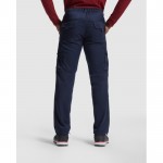 Pantalón largo laboral con elastano 250 g/m2 Roly Daily Stretch color camel cuarta vista de uso