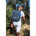 Mochila acolchada de poliéster reciclado para portátil de 15,6” vista bodegón
