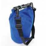 Bolsa impermeable de 5 litros color azul real con logo