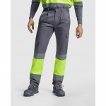 Pantalón de trabajo de alta visibilidad invierno 240 g/m2 Roly Soan color gris topo primera vista de uso