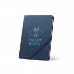 Libreta con tapa rígida en papel kraft y esquinas redondas A5 color azul imagen con logo