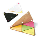 Set de notas adhesivas en forma triangulo color marrón cuarta vista con logo