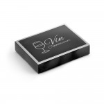 Set de vino de zinc con tres utensilios y caja incluidos color plateado mate imagen con logo