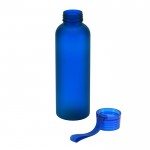 Botella de RPET con acabado mate y tapón antifugas 600ml color azul primera vista