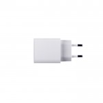 Adaptador de corriente de plástico reciclado con dos puertos USB color blanco primera vista