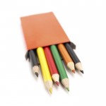 lápices de colores con logotipo