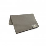 Fular de poliéster reciclado de RPET con parche personalizable color gris claro