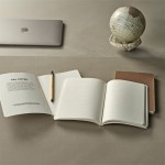 Cuaderno con funda hecha con excedentes de té A5 hojas a rayas color blanco vista de ambiente