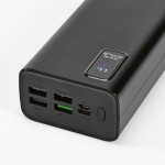 Batería externa con pantalla que indica la batería 30.000 mAh color negro tercera vista