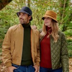 Gorro bob reversible de poliéster reciclado impermeable 85 g/m2 vista de ambiente