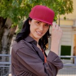 Gorra en sarga de poliéster reciclado con visera plana 300 g/m2 vista de ambiente