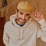 Gorra vintage de algodón reciclado con visera plana 260 g/m2 vista de ambiente