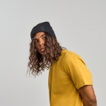 Gorro de poliéster reciclado de doble capa y parche personalizado vista 4