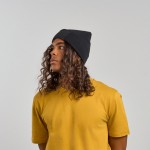 Gorro de poliéster reciclado de doble capa y parche personalizado vista 5