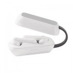 Set de auriculares inalámbricos con base color blanco