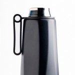 Botella termo de acero inoxidable reciclado con asa útil 750ml color negro vista 4