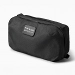 Bolsa de accesorios tecnológicos hecha de plástico oceánico 56 g/m2 color negro vista con logo impreso
