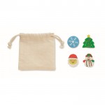 Set de 4 gomas para borrar estilo navideño con bolsa de algodón color beige