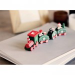 Tren de madera con muñequitos y temática navideña personalizable color surtido tercera vista bodegón 2