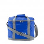 Bolsa nevera de nylon con bandolera extraíble y bolsillo frontal color azul ultramarino vista de impresión