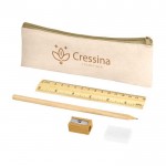 Set de estuche con utensilios color beige imagen con logo