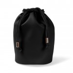 Neceser tipo bolsa hecho de cuero sintético y cierre de cordones color negro primera vista