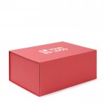 Elegante caja de regalo de cartón rígido con cierre magnético color rojo vista principal