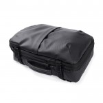 Mochila de cuero sintético para viajes con función expandible 30L color negro vista detalle