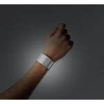 Pulseras personalizadas reflectantes PVC color plateado tercera vista