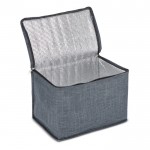 Cesta de picnic con tapa de madera y bolsa nevera en el interior color gris oscuro