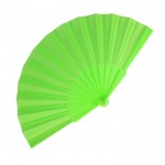 Abanico de poliéster en colores con mango de plástico personalizable color verde lima