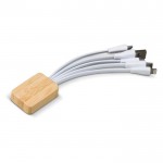 Cuadrado de bambú personalizable con 6 distintos cables de carga color blanco