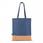 Bolsa de RPET con detalle en la base de corcho y capacidad de 10kg color azul oscuro segunda vista