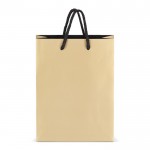 Bolsa de papel para regalo con asas e interior color negro 18x8x24 cm color dorado segunda vista