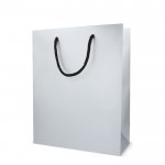 Bolsa de papel para regalo con asas e interior color negro 24x10x30 cm color plateado tercera vista