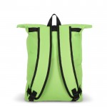 Mochila rolltop de RPET con pequeña cremallera frontal 20L color verde lima quinta vista